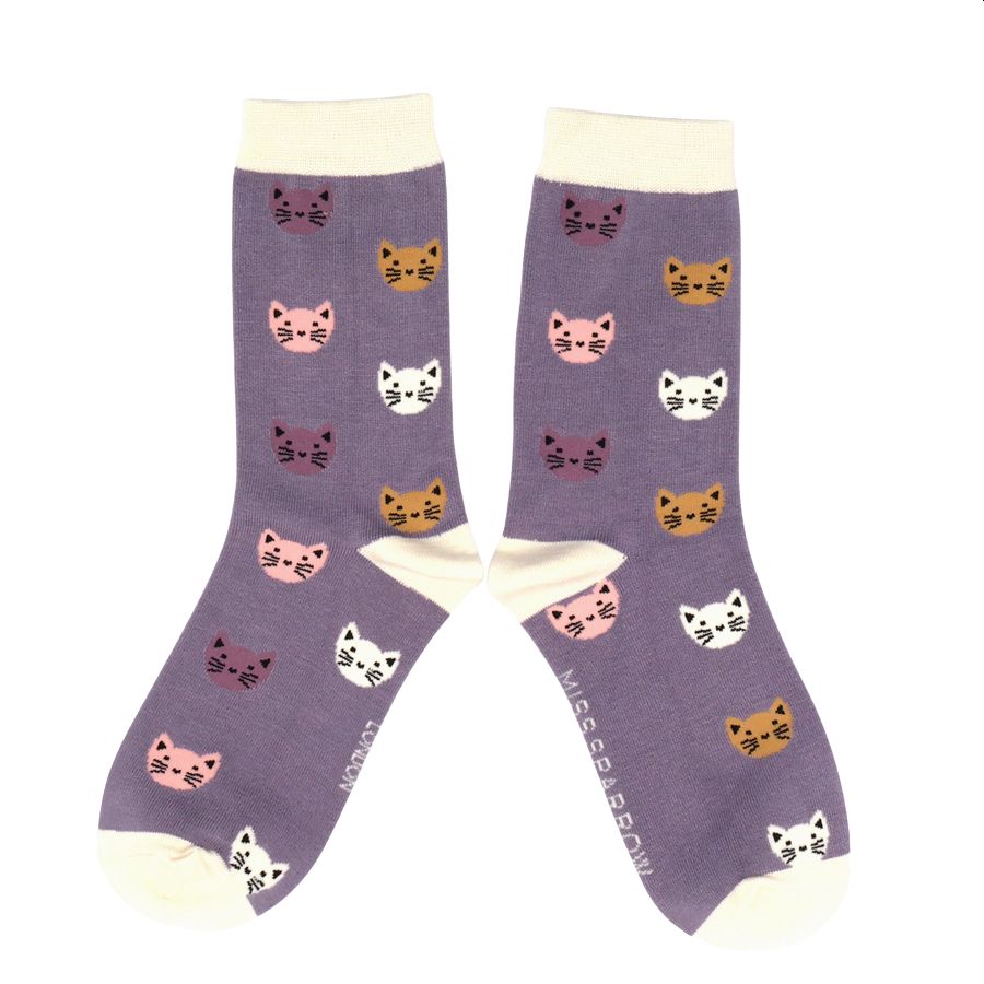 Calcetines con caras de gatito