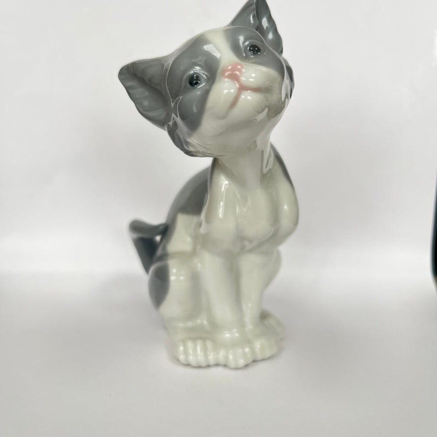 Vintage Lladro Feed Me Porcelain Ornament No. 5113