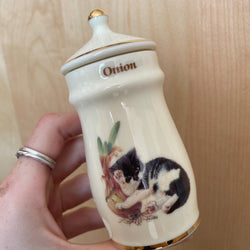 1587 LAI Spice Jar Onion