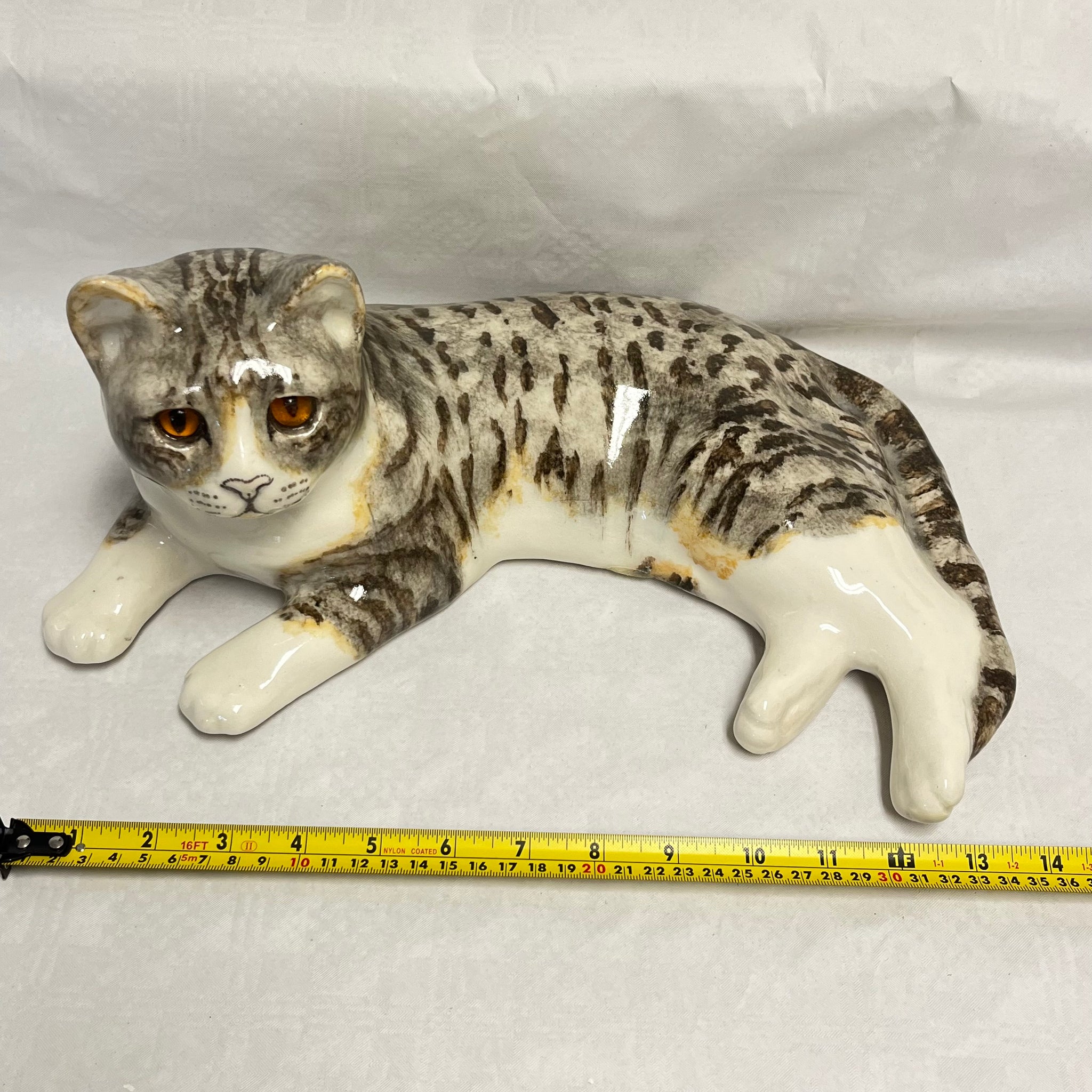 Winstanley Tabby & White Cat Lying - Size 7