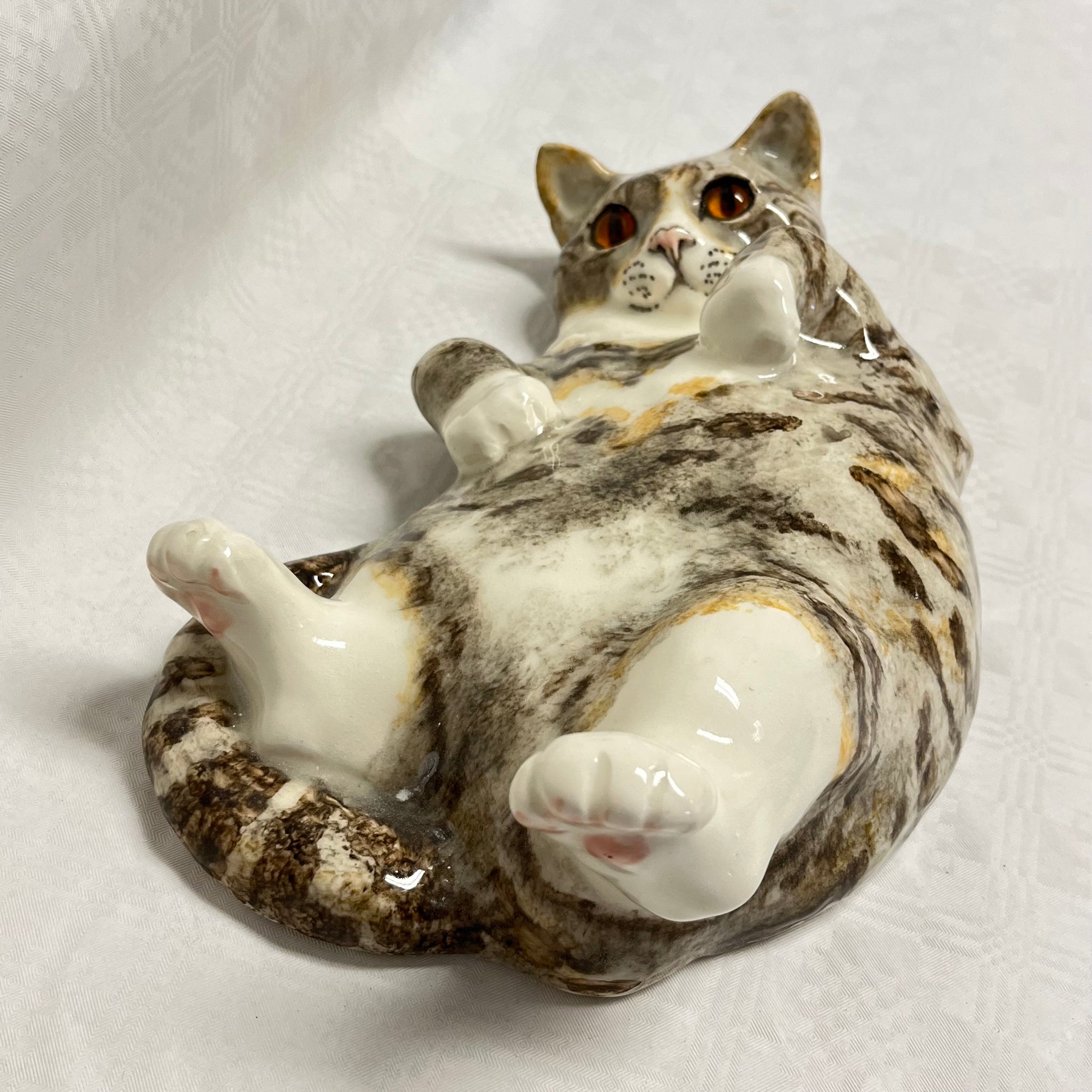 Winstanley Tabby & White Lying Cat - Size 5