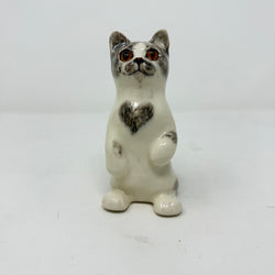Winstanley Grey & White Cat with Heart - Size 1