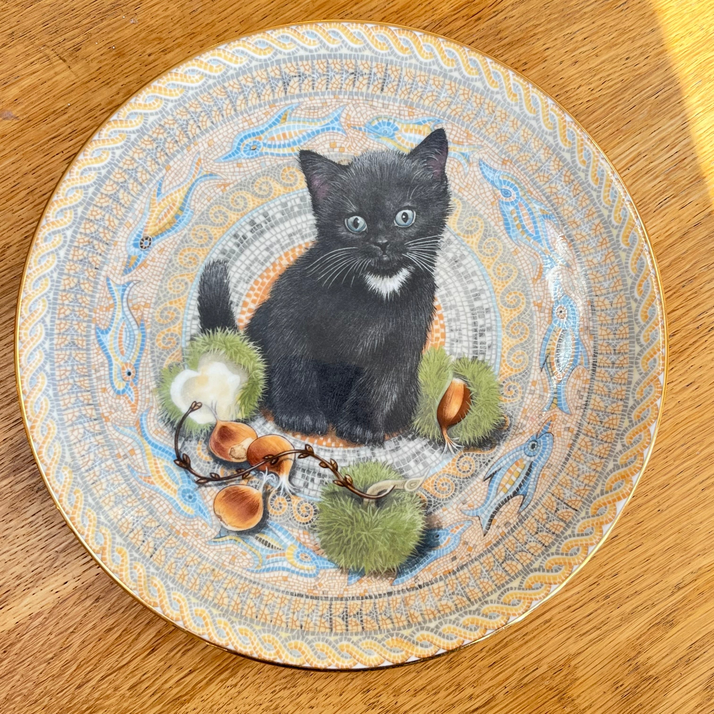 1539 Aynsley Plate, December Twiglet