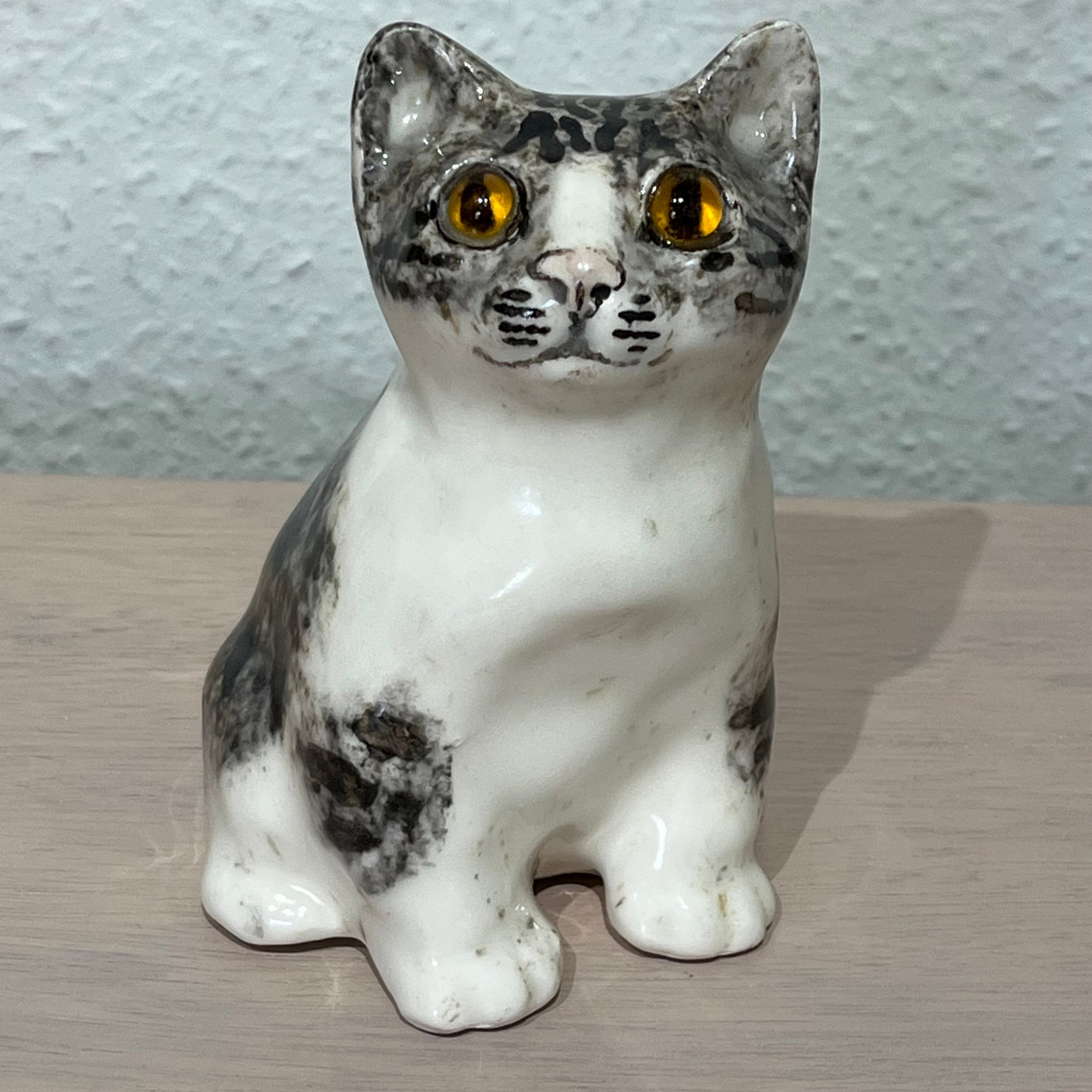Tabby and White Winstanley Cat - Size 1