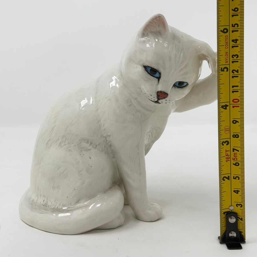 Vintage Beswick England White Persian Cat Seated Scratching Ear 1877
