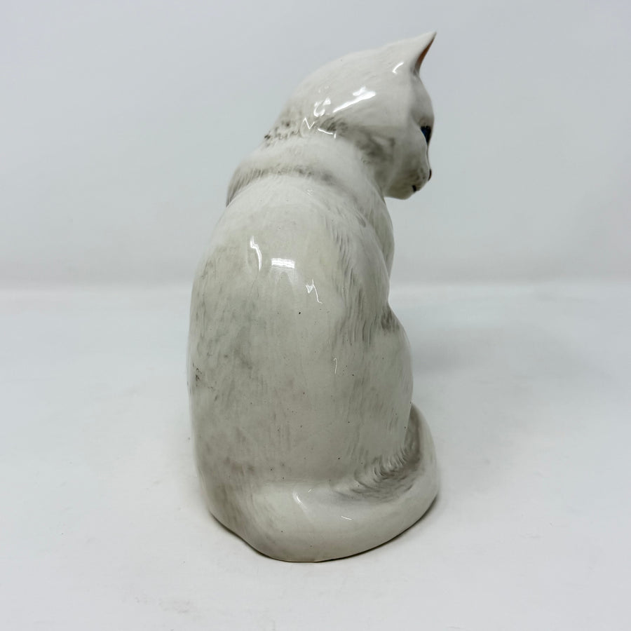 Vintage Beswick England White Persian Cat Seated Scratching Ear 1877