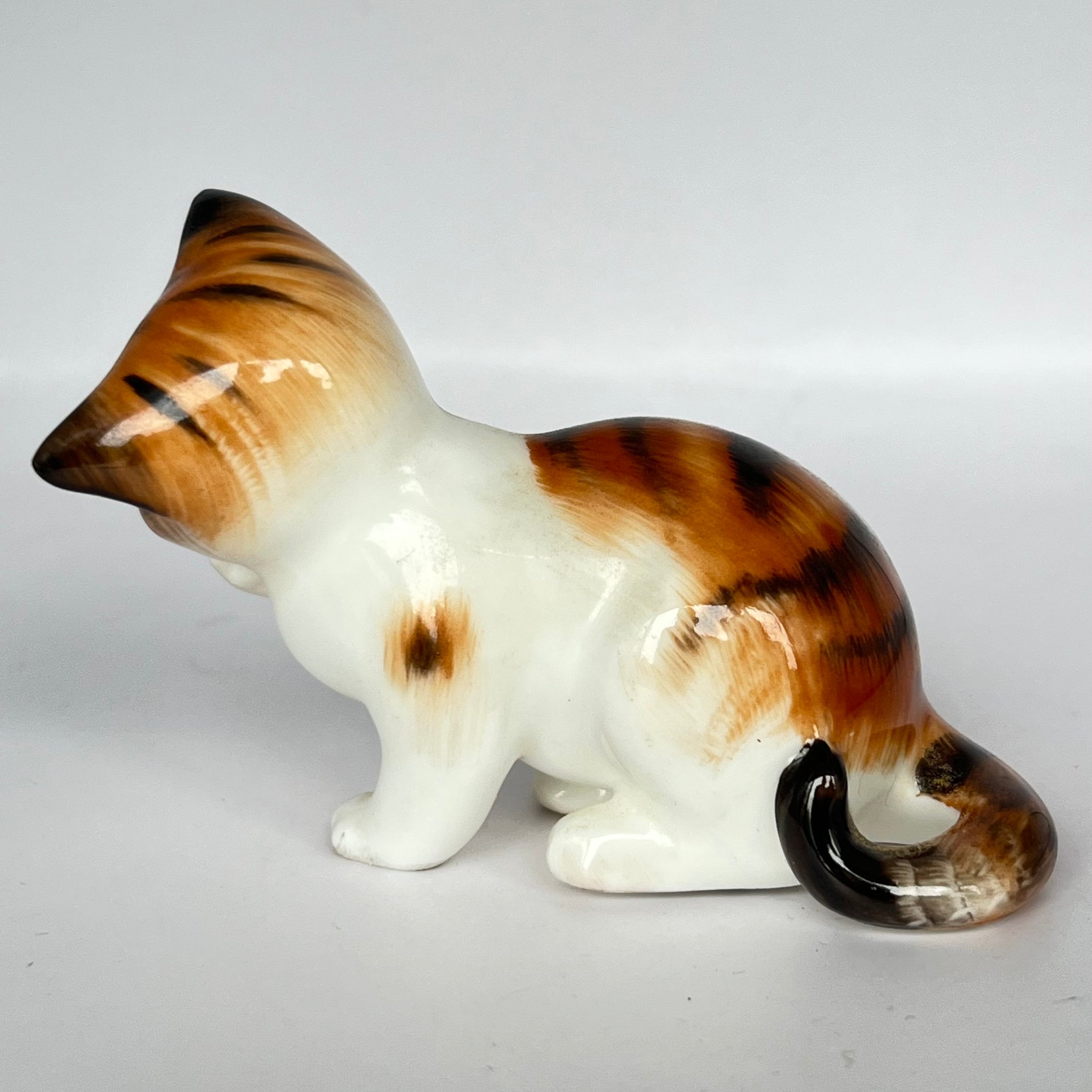 Vintage Royal Doulton Character Kitten HN2583