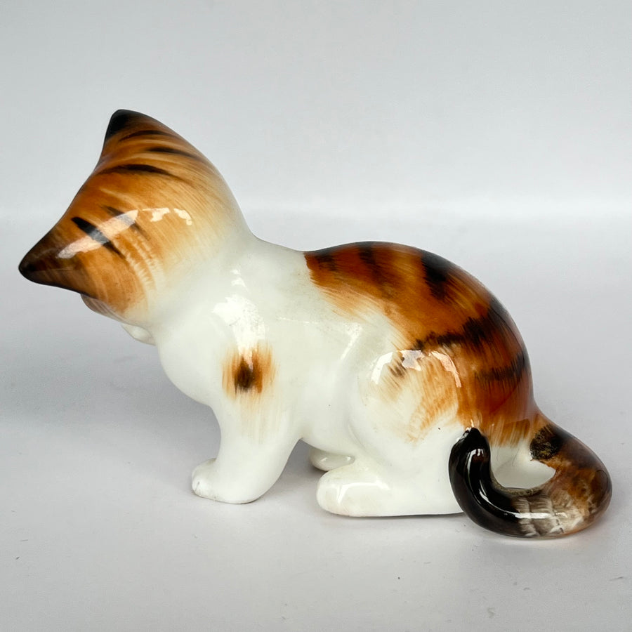 Vintage Royal Doulton Character Kitten HN2583