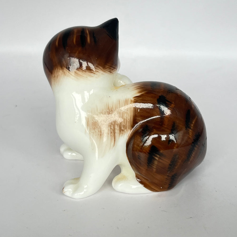 Vintage Royal Doulton Character Kitten HN2580