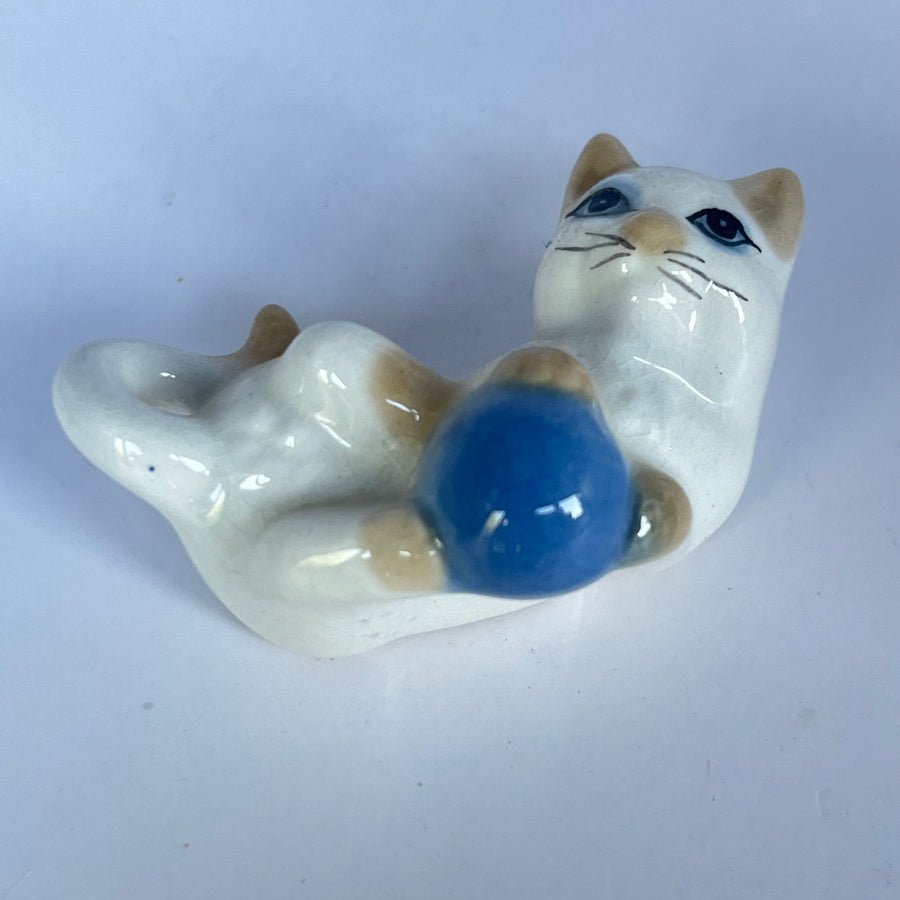 Vintage Szeiler Cat & Blue Ball