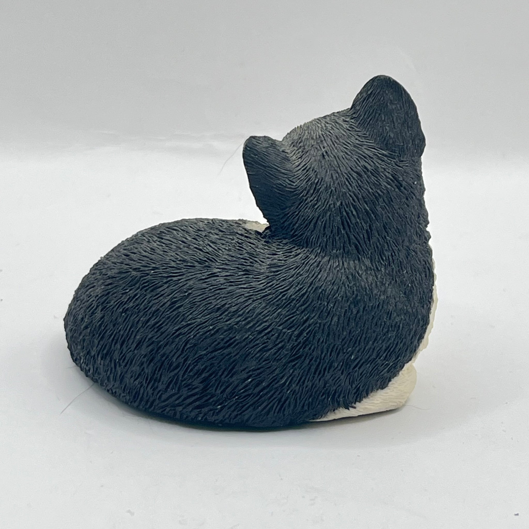Vintage Sherratt & Simpson Black & White Cat Laying, Head Turned