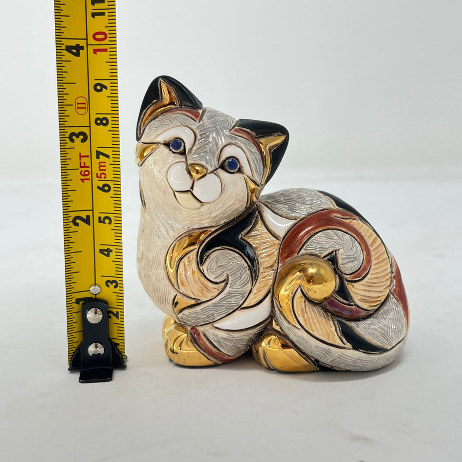 De Rosa Rinconada Hand-Sculpted Ceramic Sitting Cat Figurine – Gold & Platinum Accents