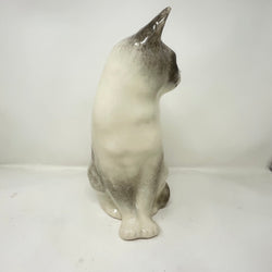 Winstanley Grey and White Cat Sitting - Size 6