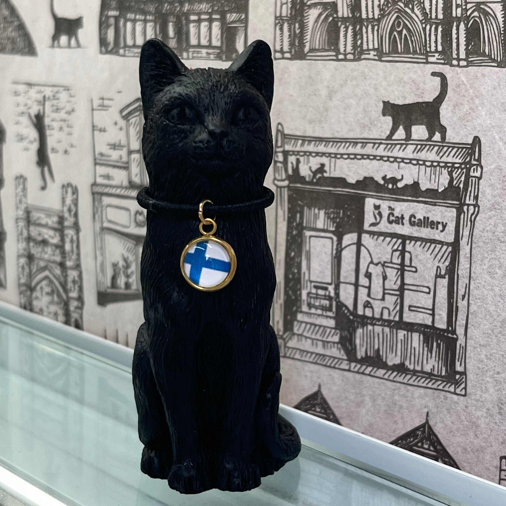 8cm Original Lucky Cat with Finland Flag Charm