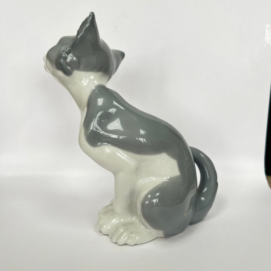 Vintage Lladro Feed Me Porcelain Ornament No. 5113