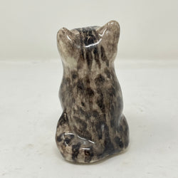 Winstanley Grey and White Cat Looking Up - Size 1