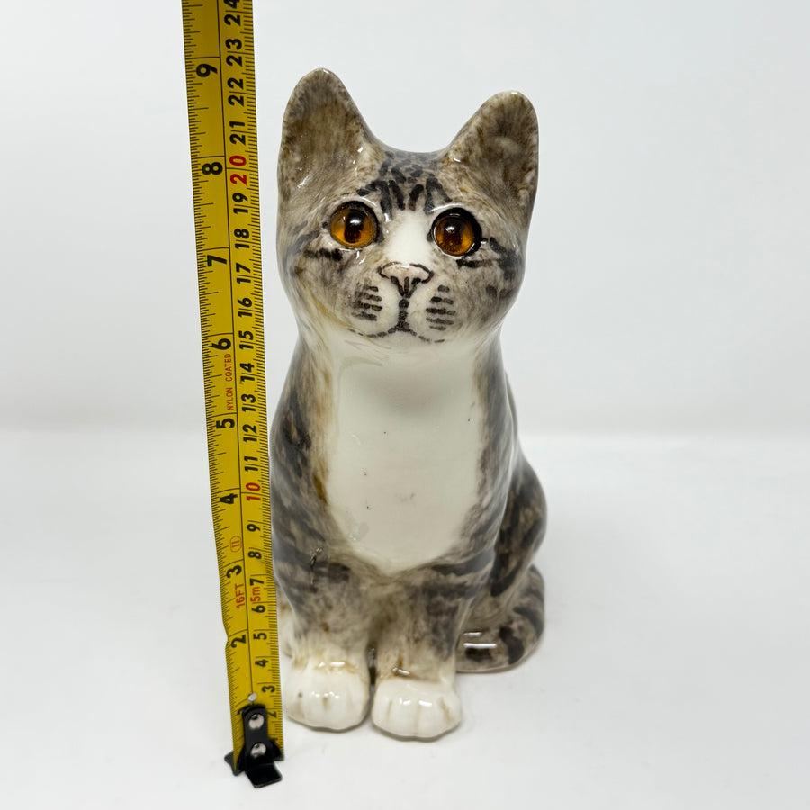 Winstanley Tabby & White Sitting - Size 3