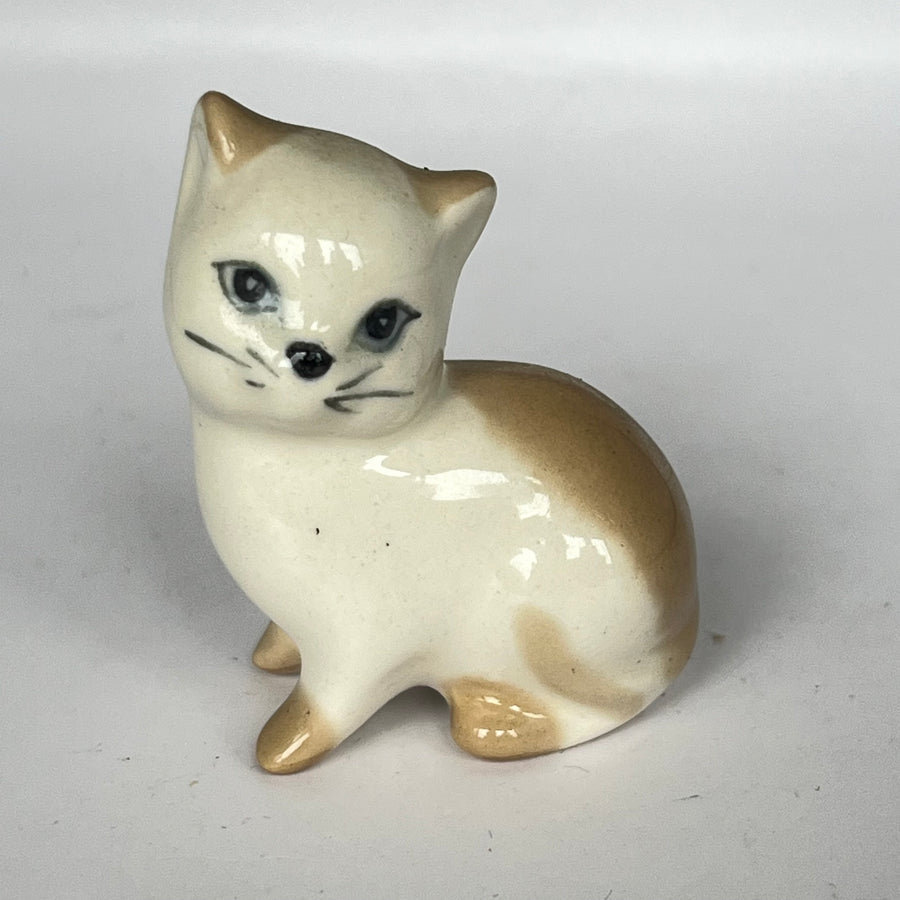Vintage Szeiler Beige & White Cat