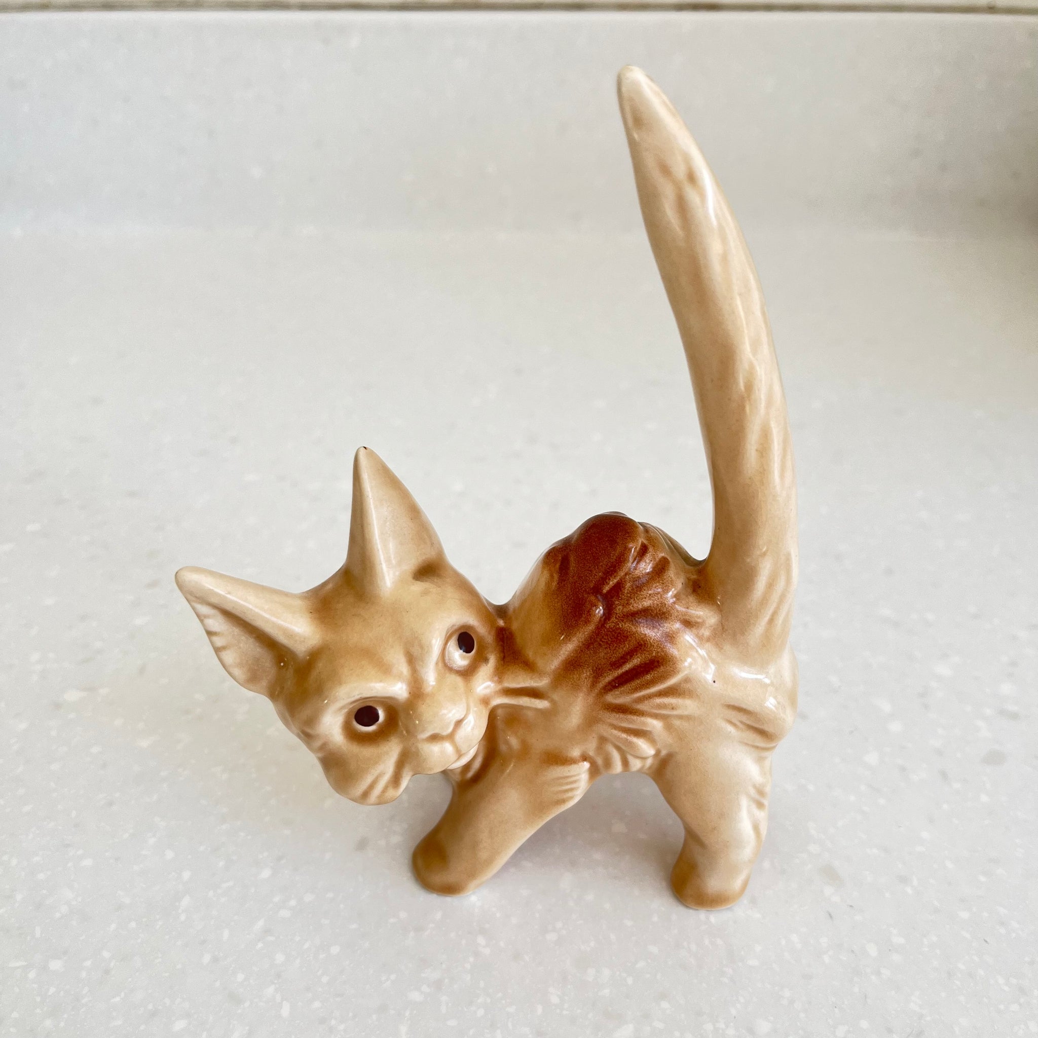 Vintage Sylvac Scaredy Cat Beige Model 1046