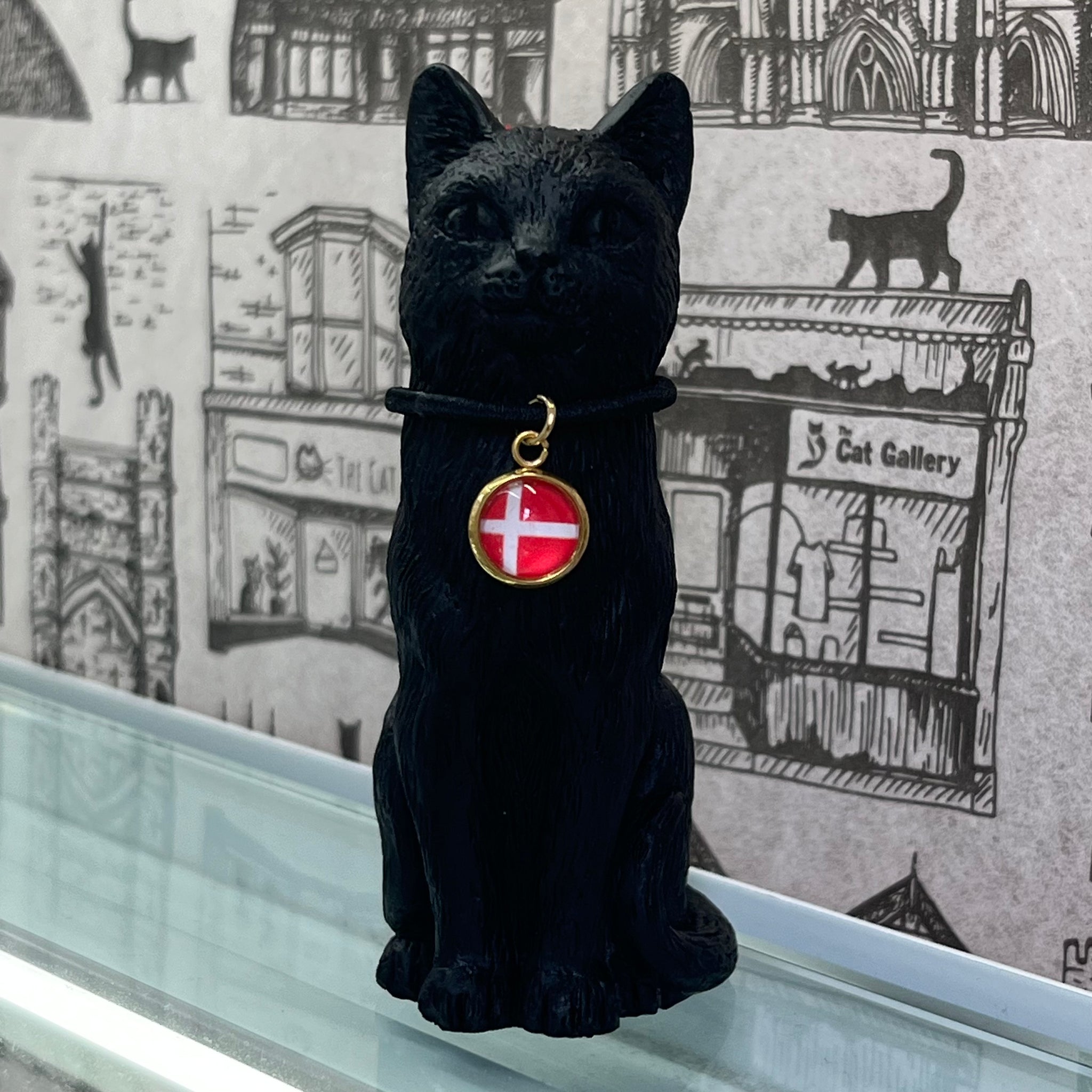 8cm Original Lucky Cat with Denmark Flag Charm