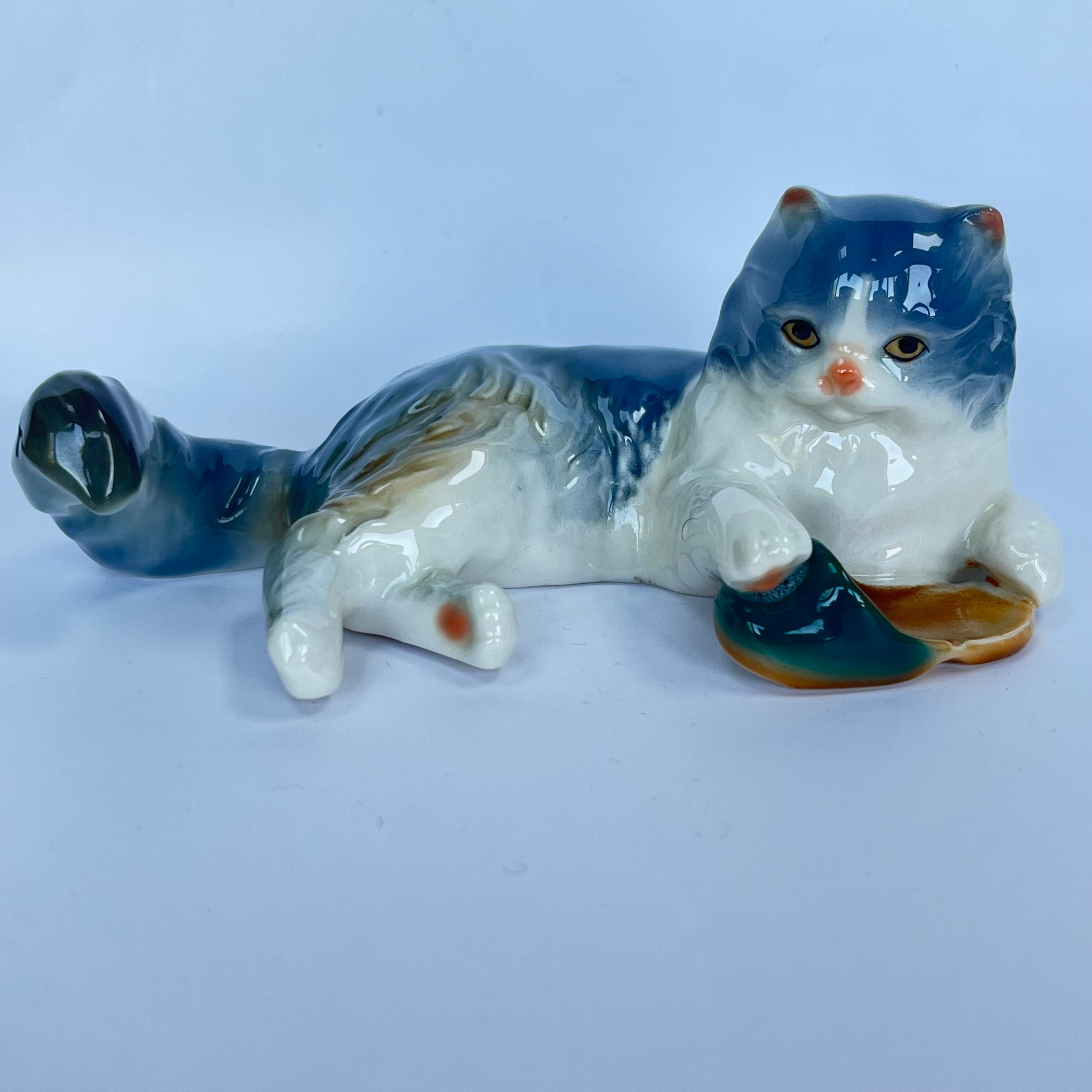 Vintage Goebel Blue & White Cat with Slipper 31121