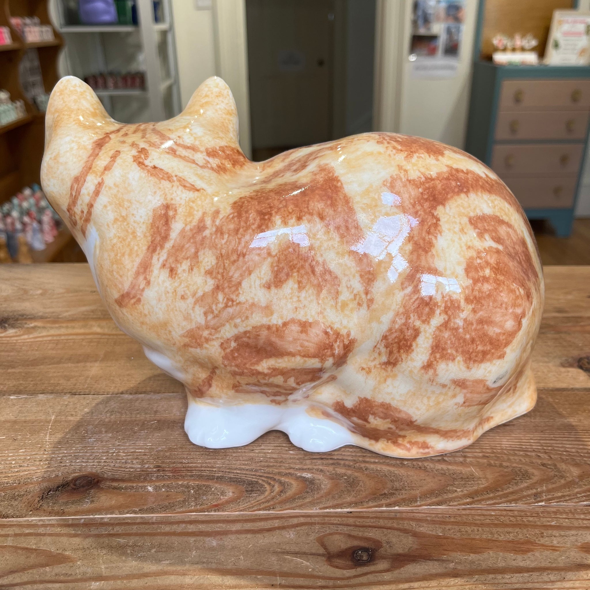 Ginger & White Crouching Winstanley Cat - Size 5