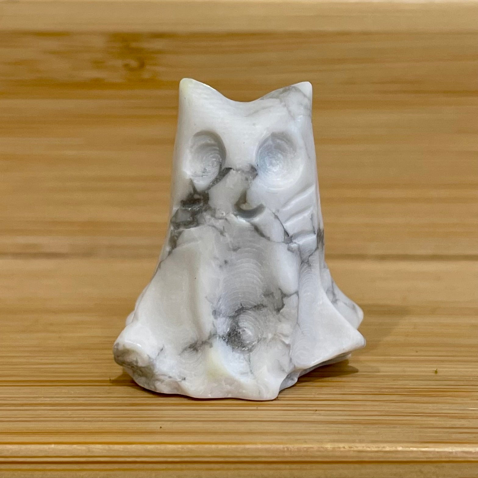 Howlite Gemstone Ghost Cat