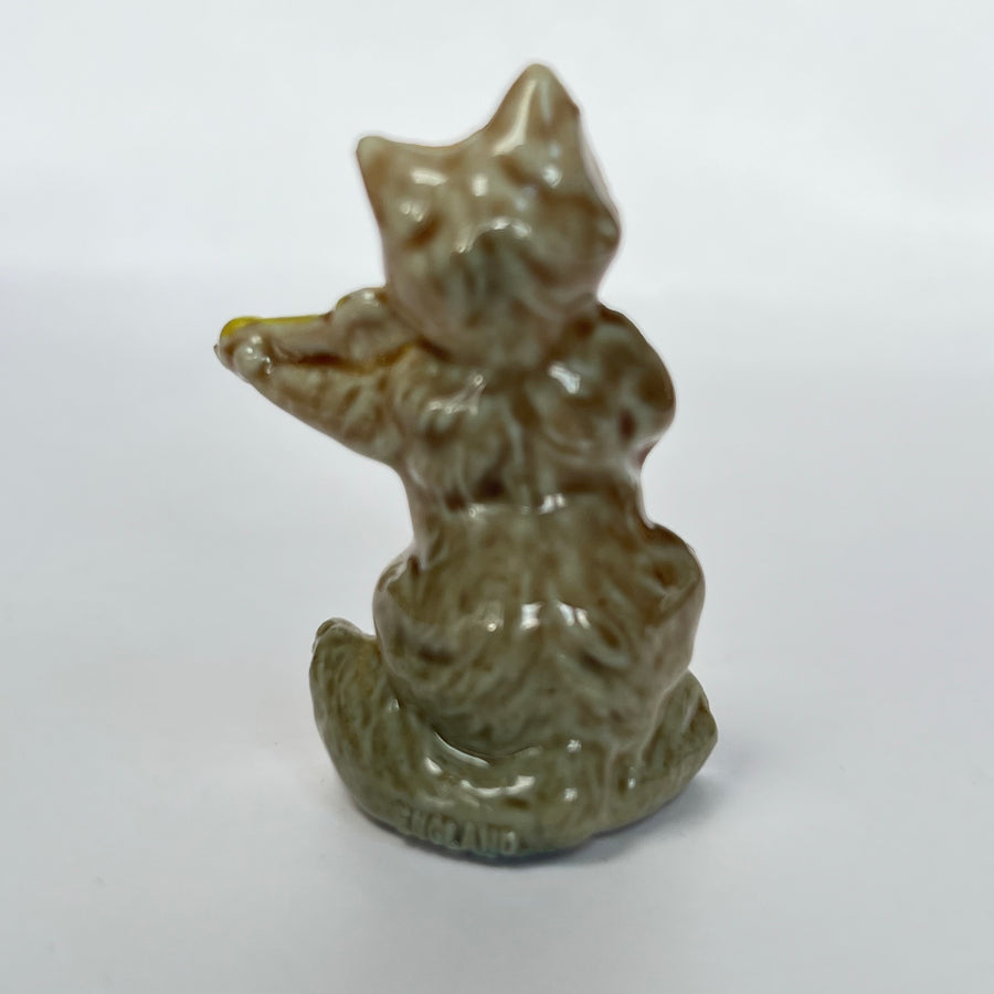 Vintage Wade Whimsie Small Cat & Yellow Fiddle