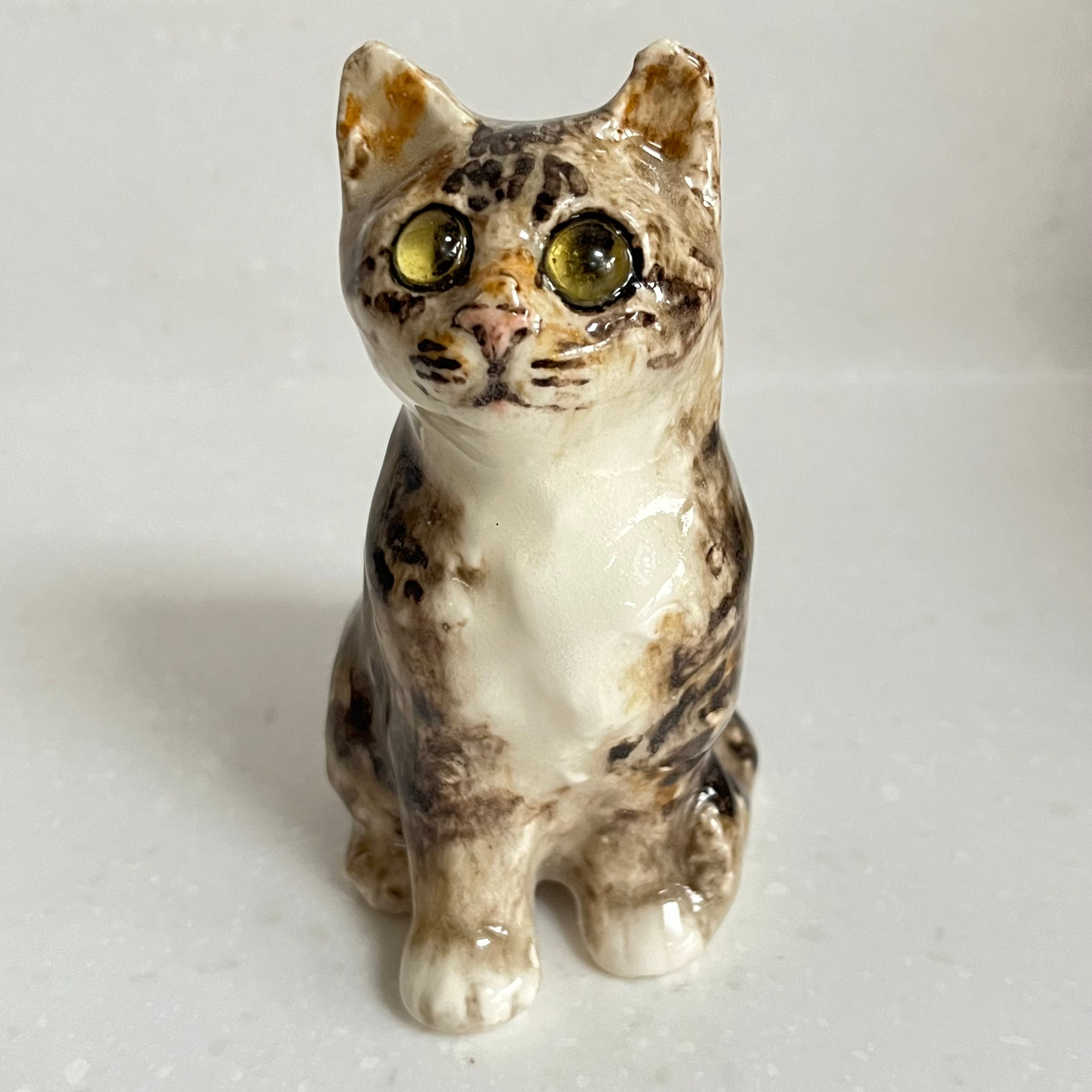 Winstanley Grey Tabby Sitting Kitten - Size 1