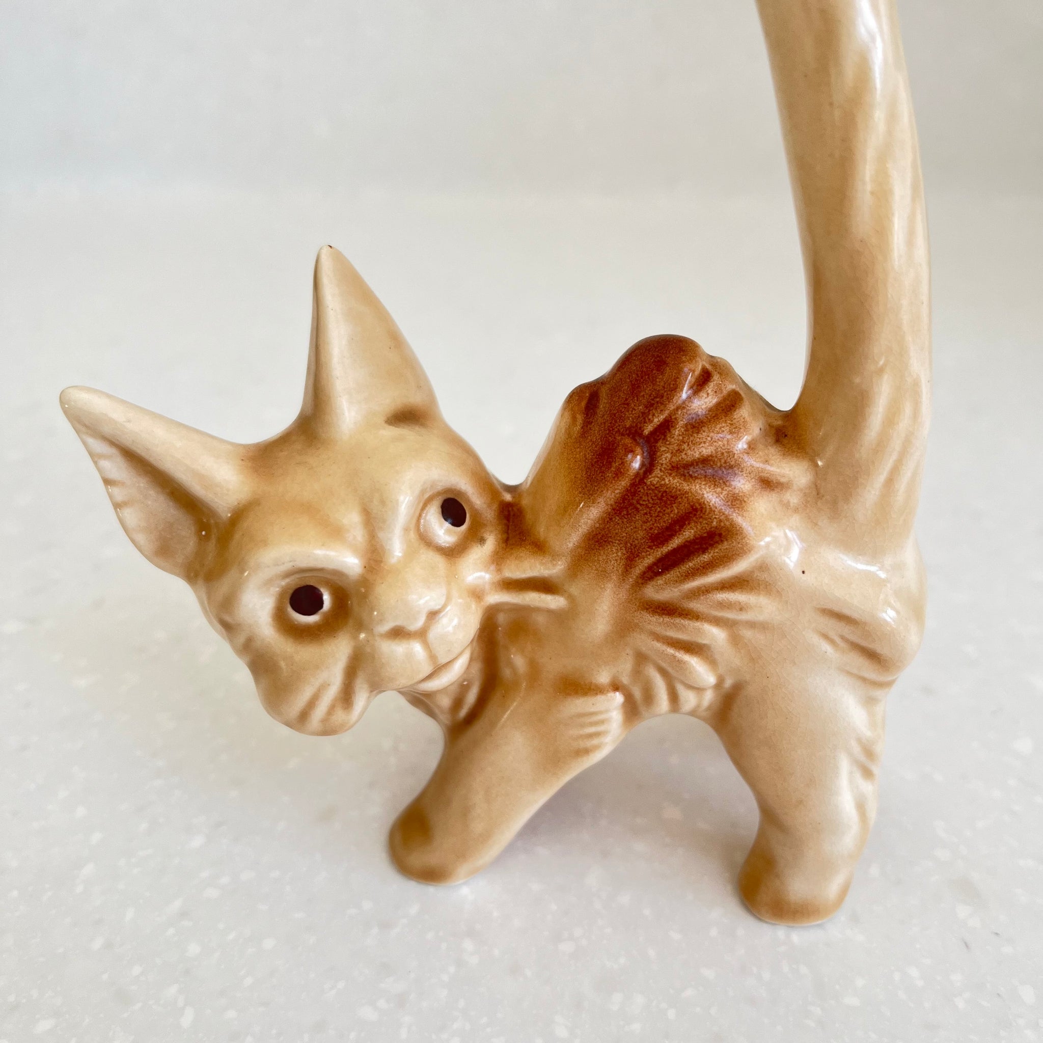 Vintage Sylvac Scaredy Cat Beige Model 1046