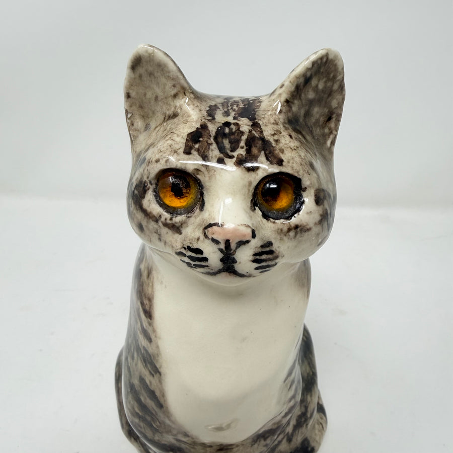 Winstanley Tabby & White - Size 3