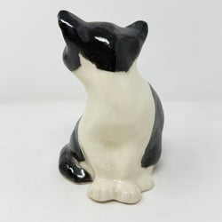 Winstanley Black & White Cat Sitting Up Size 2