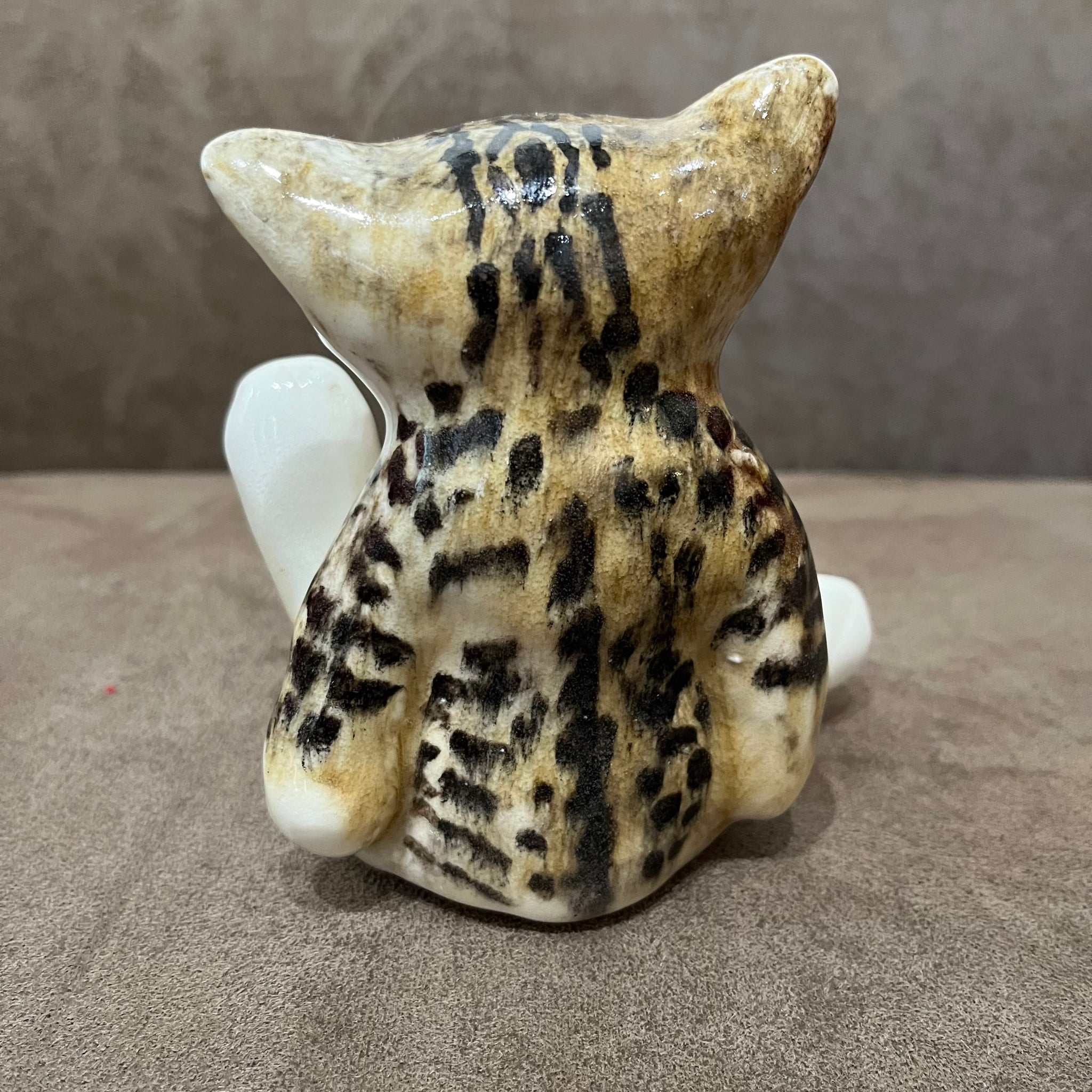 Winstanley Tabby & White Size 2