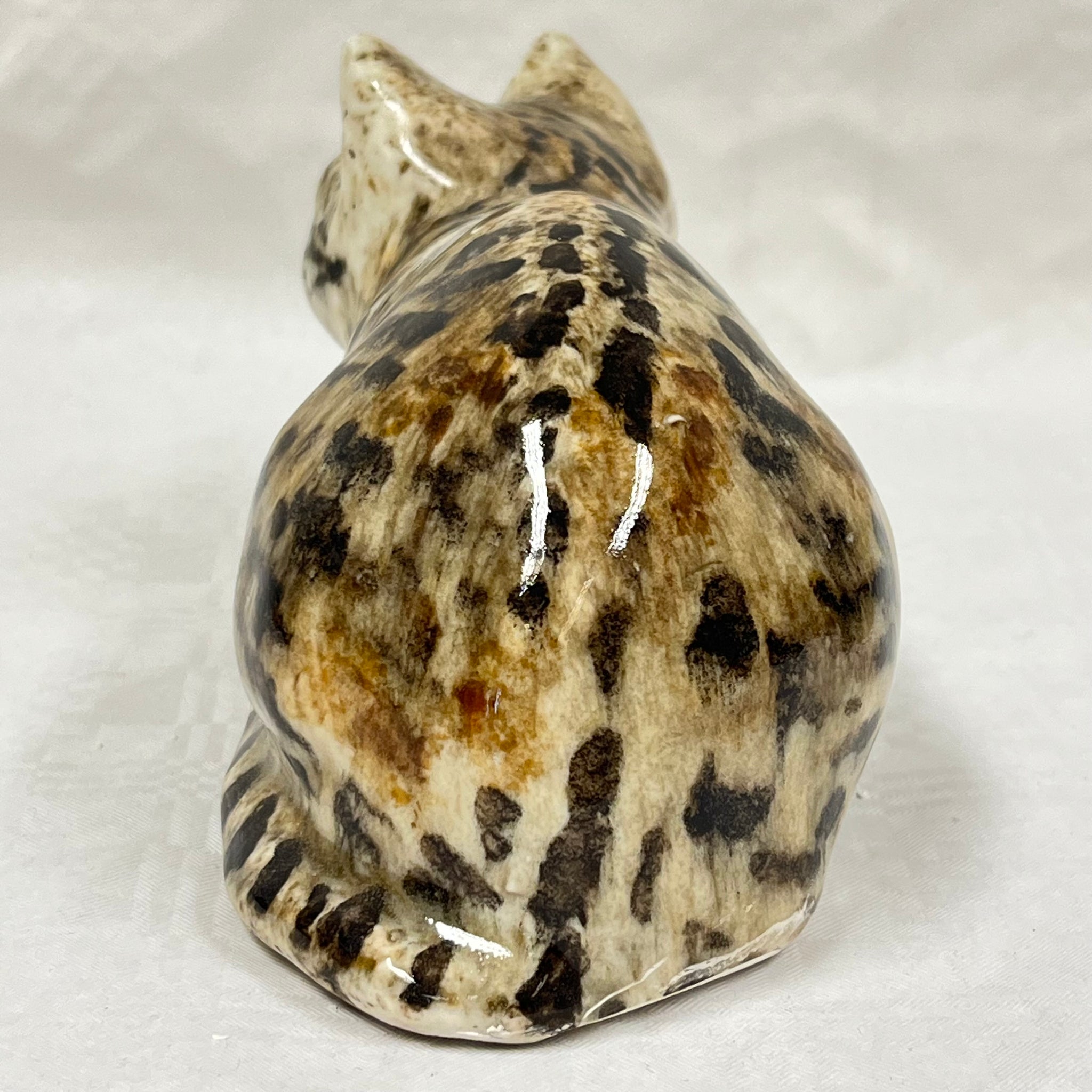 Winstanley Tabby & White Cat Crouching - Size 2