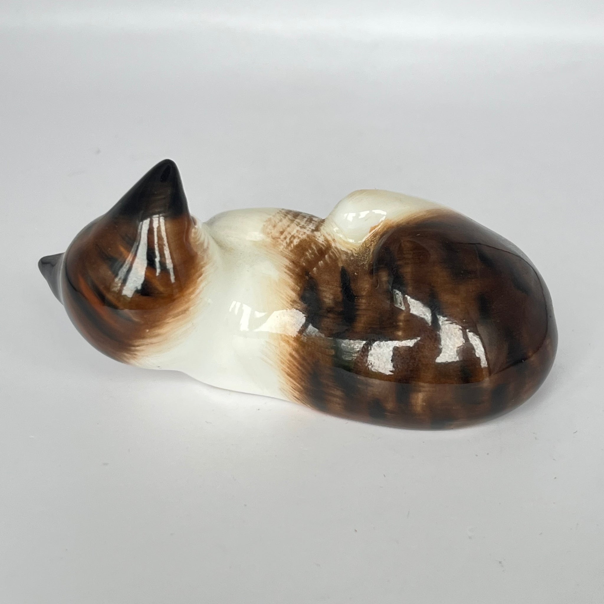 Vintage Royal Doulton Character Kitten HN2579