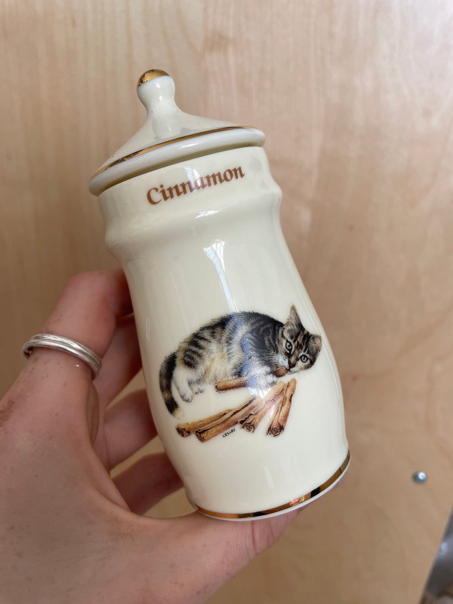 1605 LAI Spice Jar Cinnamon Q