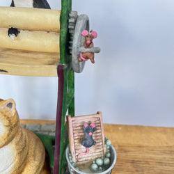 Vintage Laundry Day Comic & Curious Cats A7173