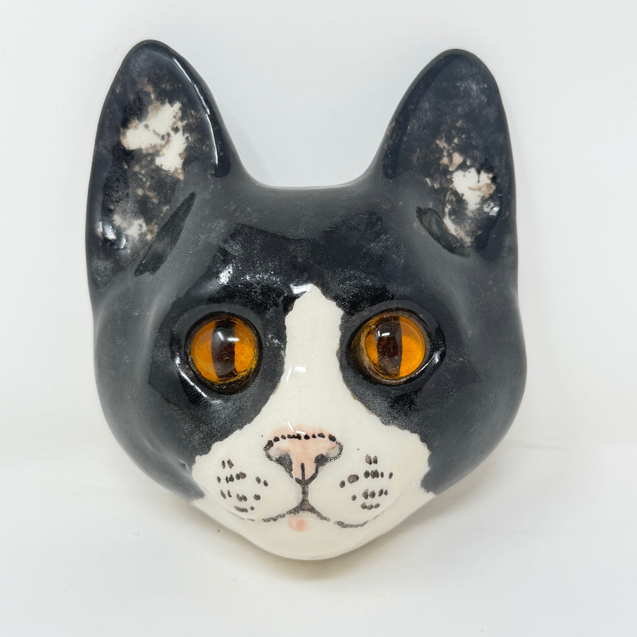 Winstanley Black & White Wall Plaque Cat Face Size 2