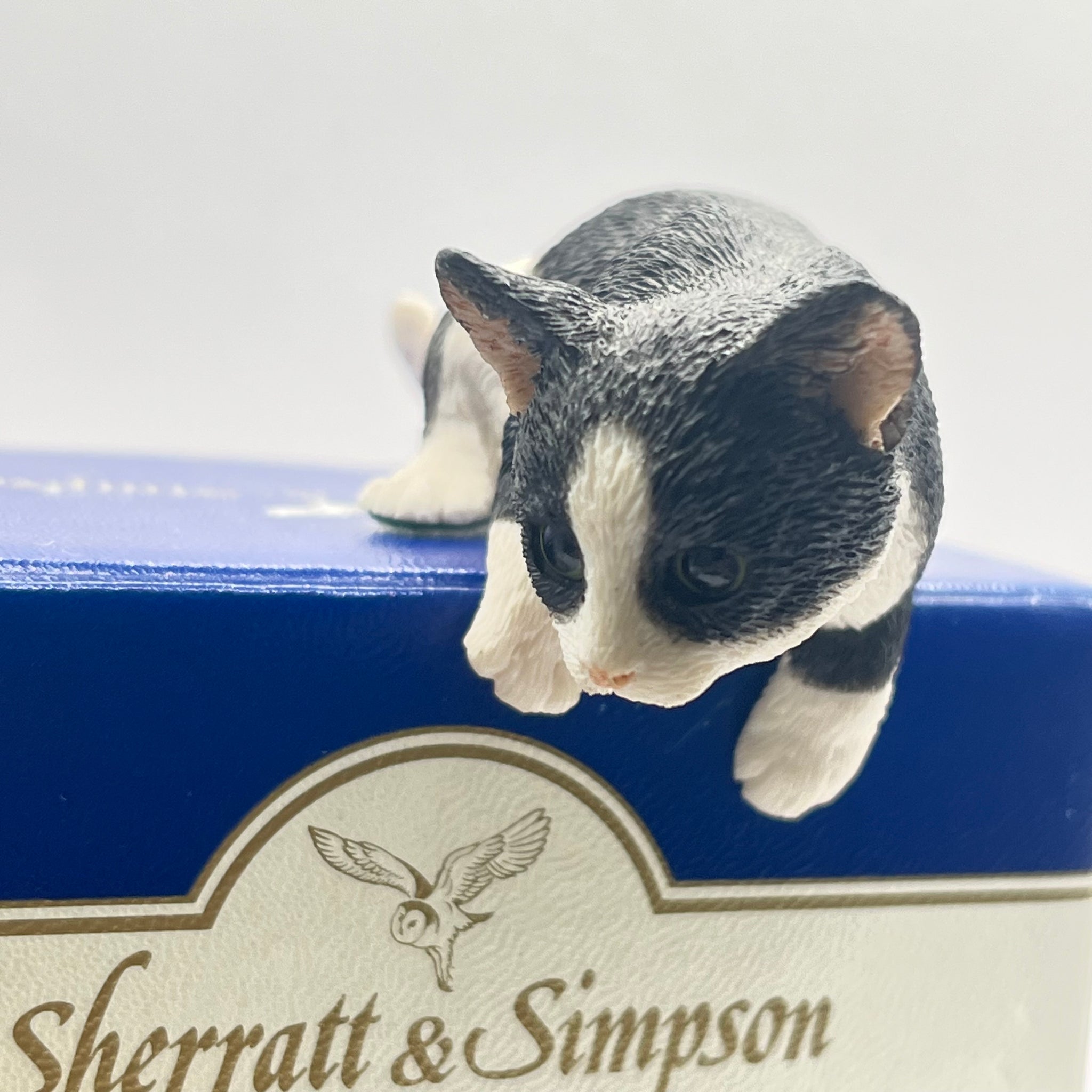 Vintage Sherratt & Simpson Black & White Cat Shelf Hanging Paw (Boxed)