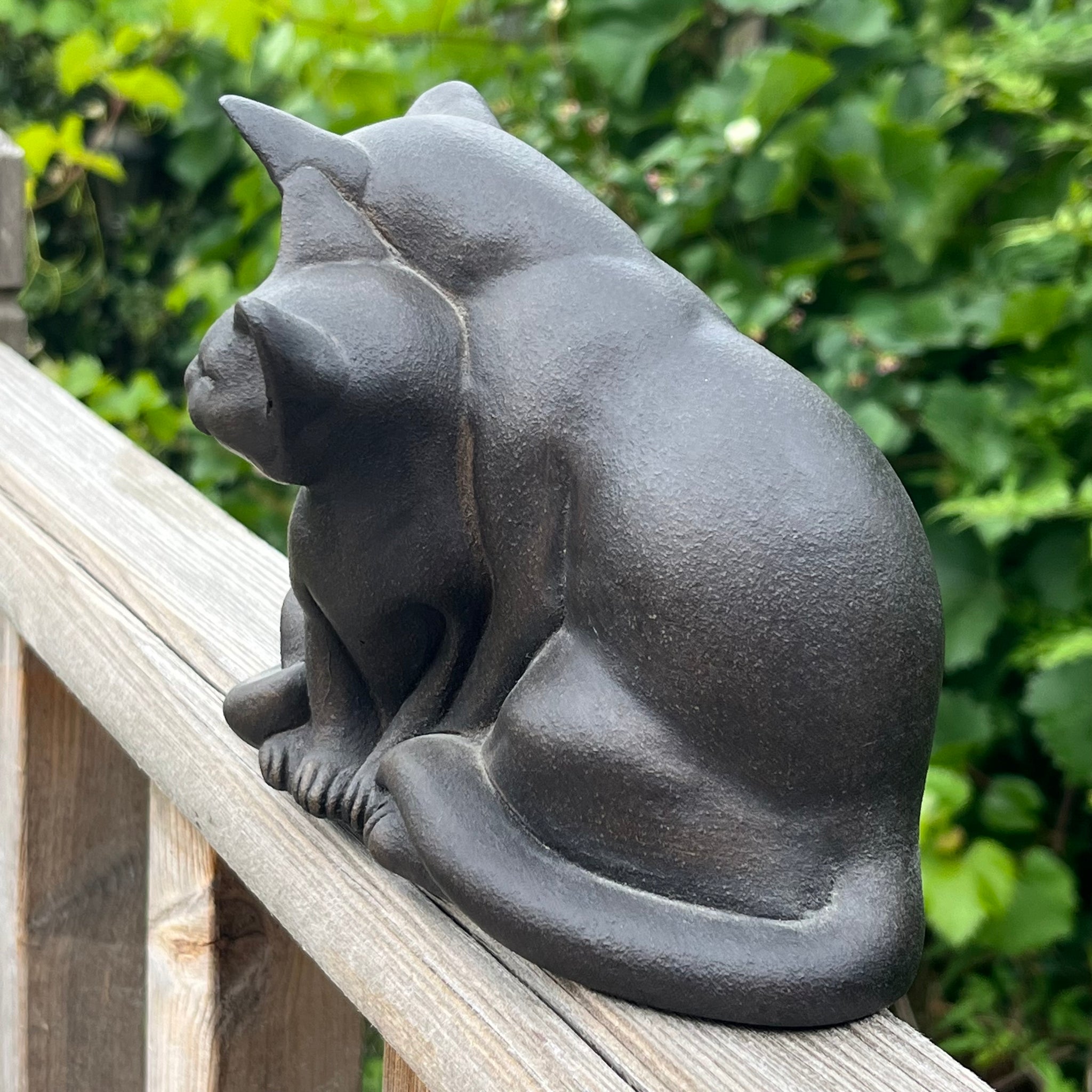 Vintage Susie Marsh Resin Sculpture: Mother & Kitten
