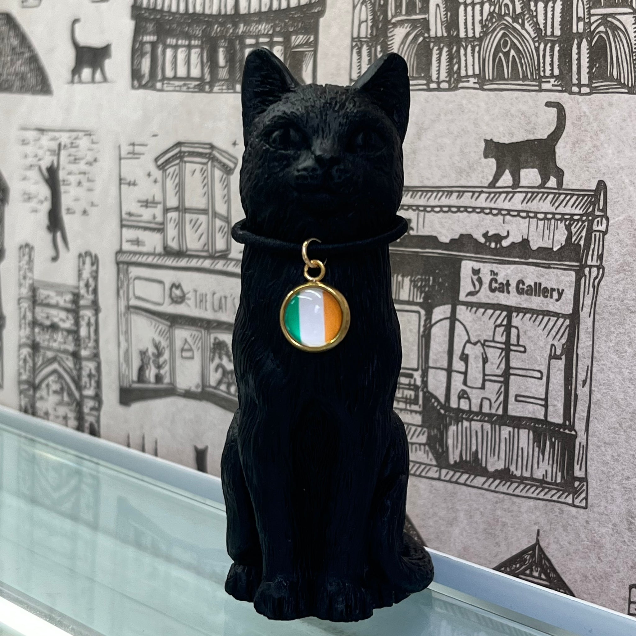 8cm Original Lucky Cat with Republic of Ireland Flag Charm