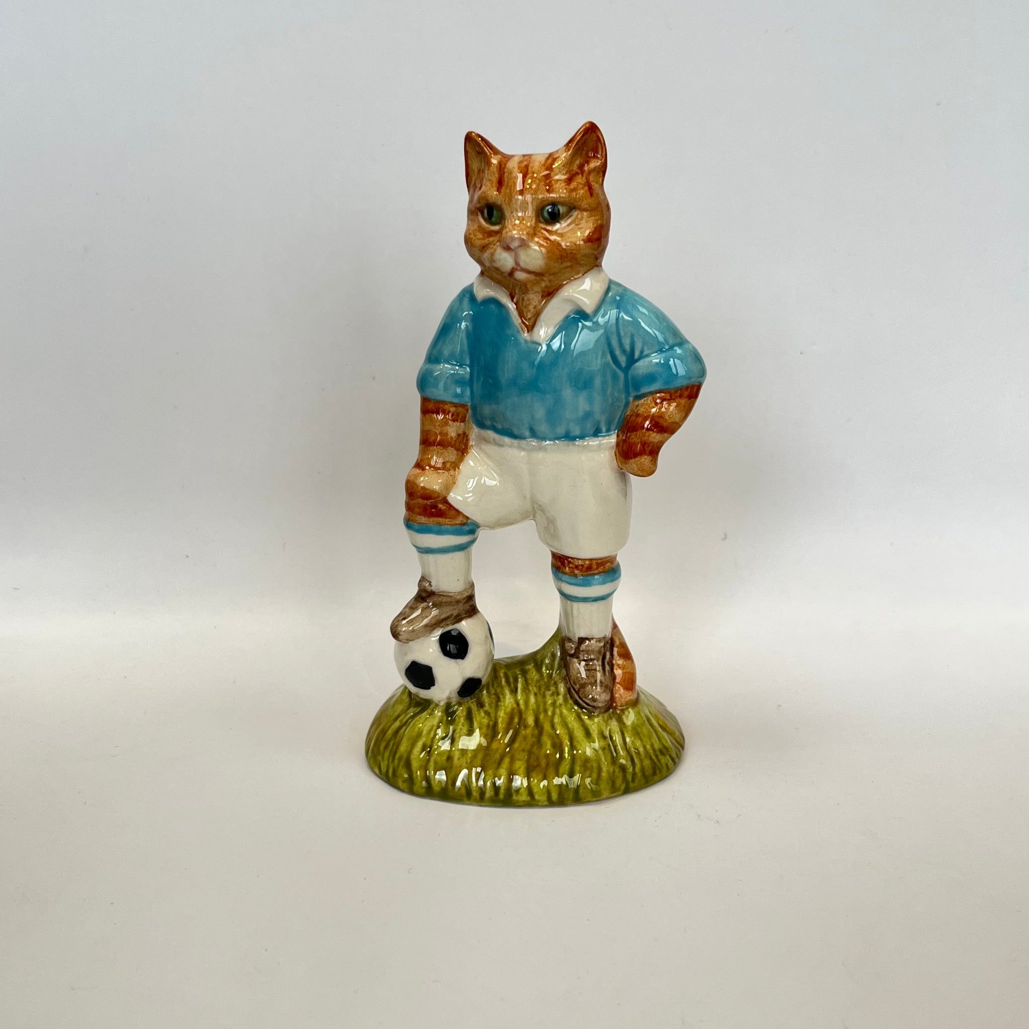 Vintage Beswick Football Felines Me-Ouch Figurine