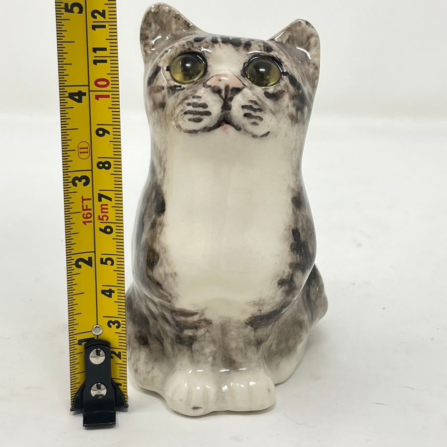 Winstanley Grey and White Cat Looking Up - Size 1
