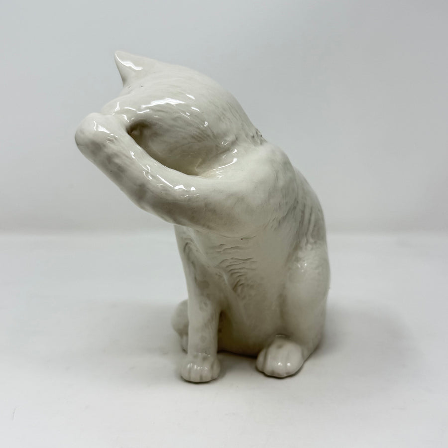 Vintage Beswick England White Persian Cat Seated Scratching Ear 1877
