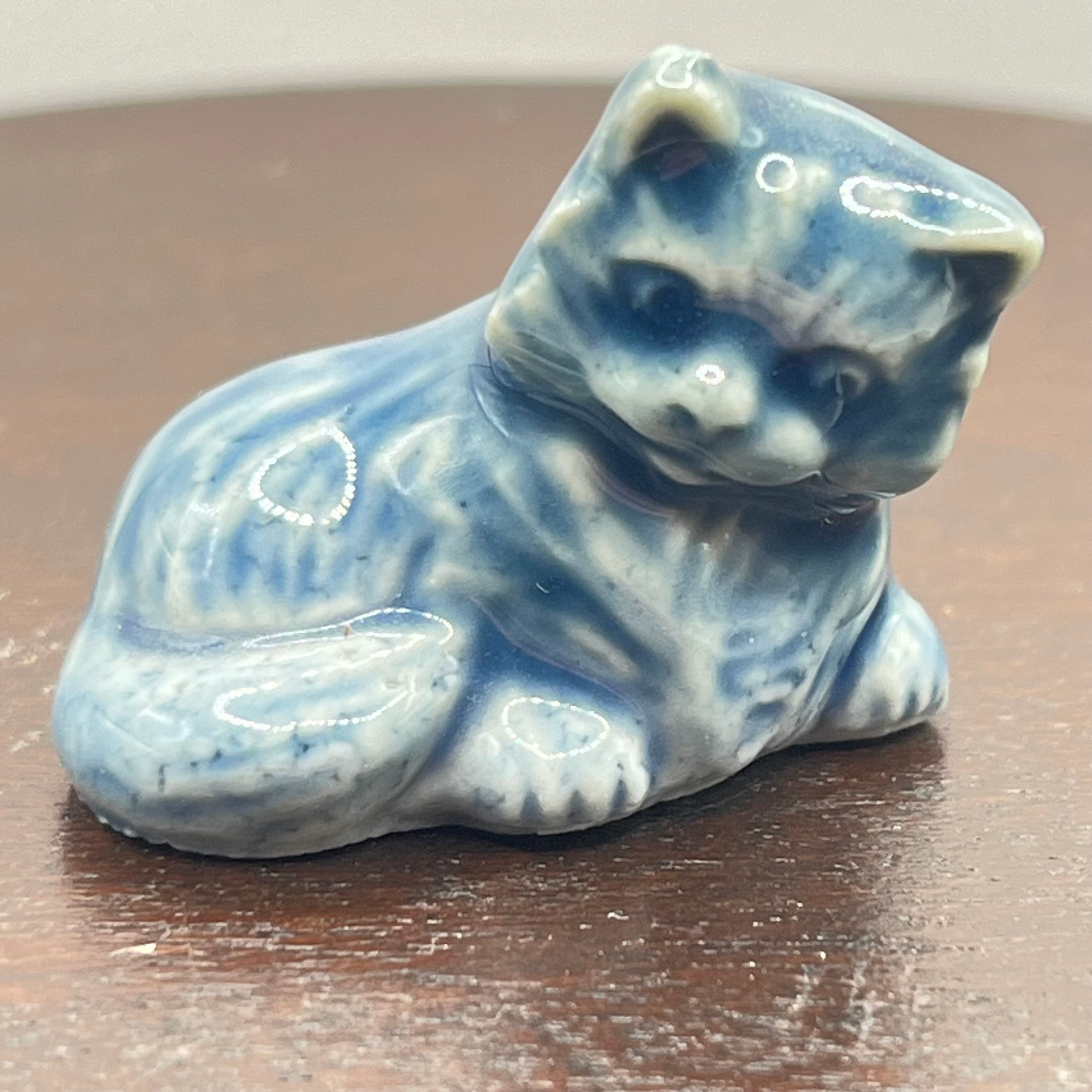 Vintage Wade Blue Cat Laying Down