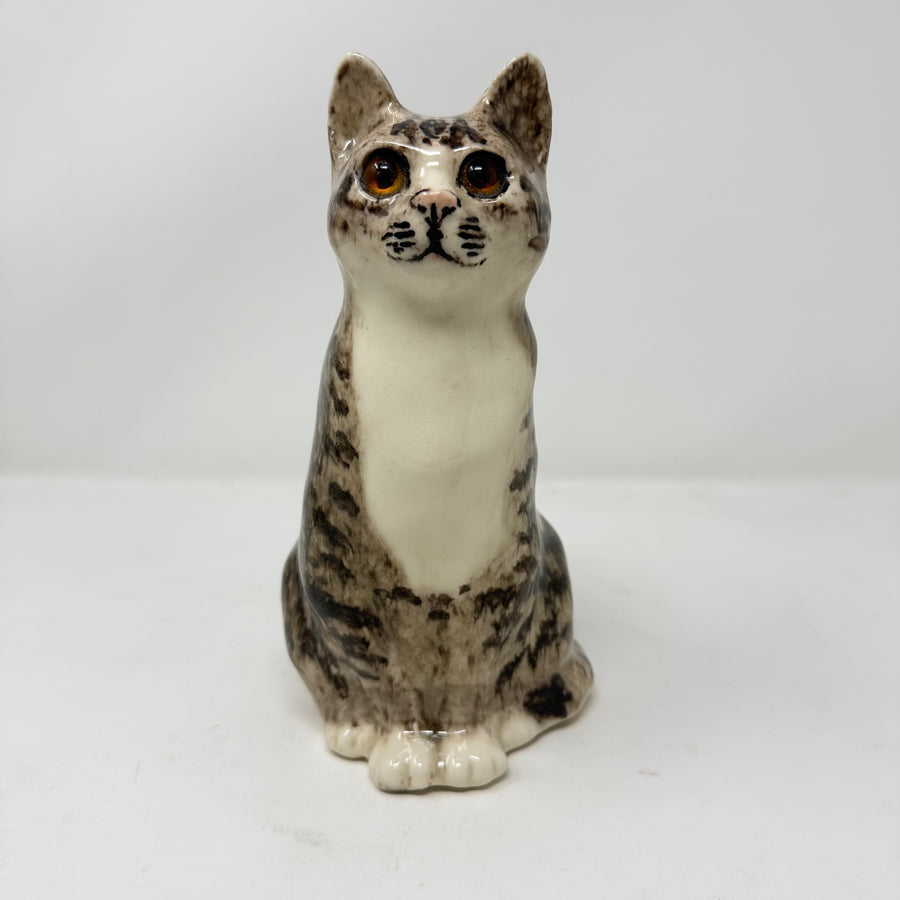 Winstanley Tabby & White - Size 3