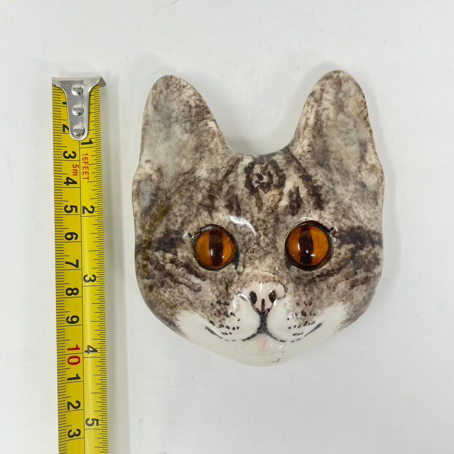 Winstanley Cat Tabby & White Wall Plaque - Size 1