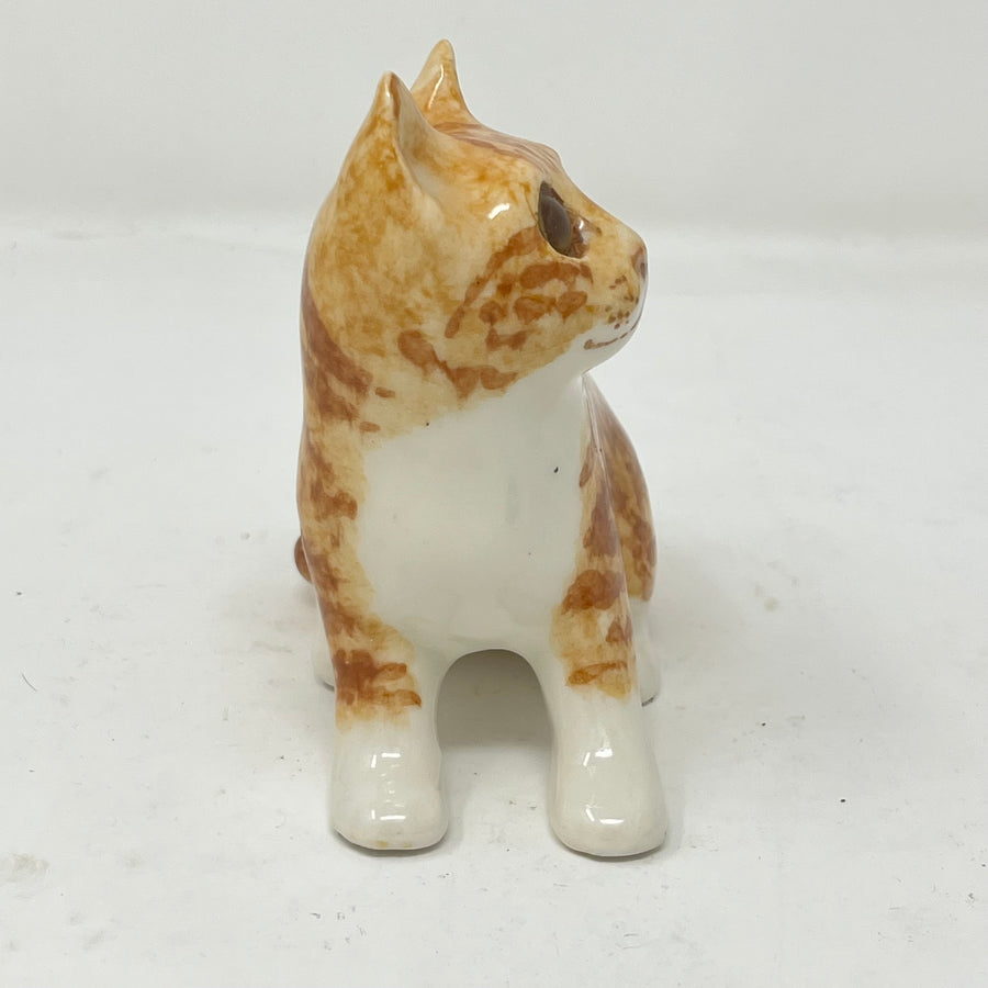 Winstanley Ginger and White Cat Sitting - Size 1