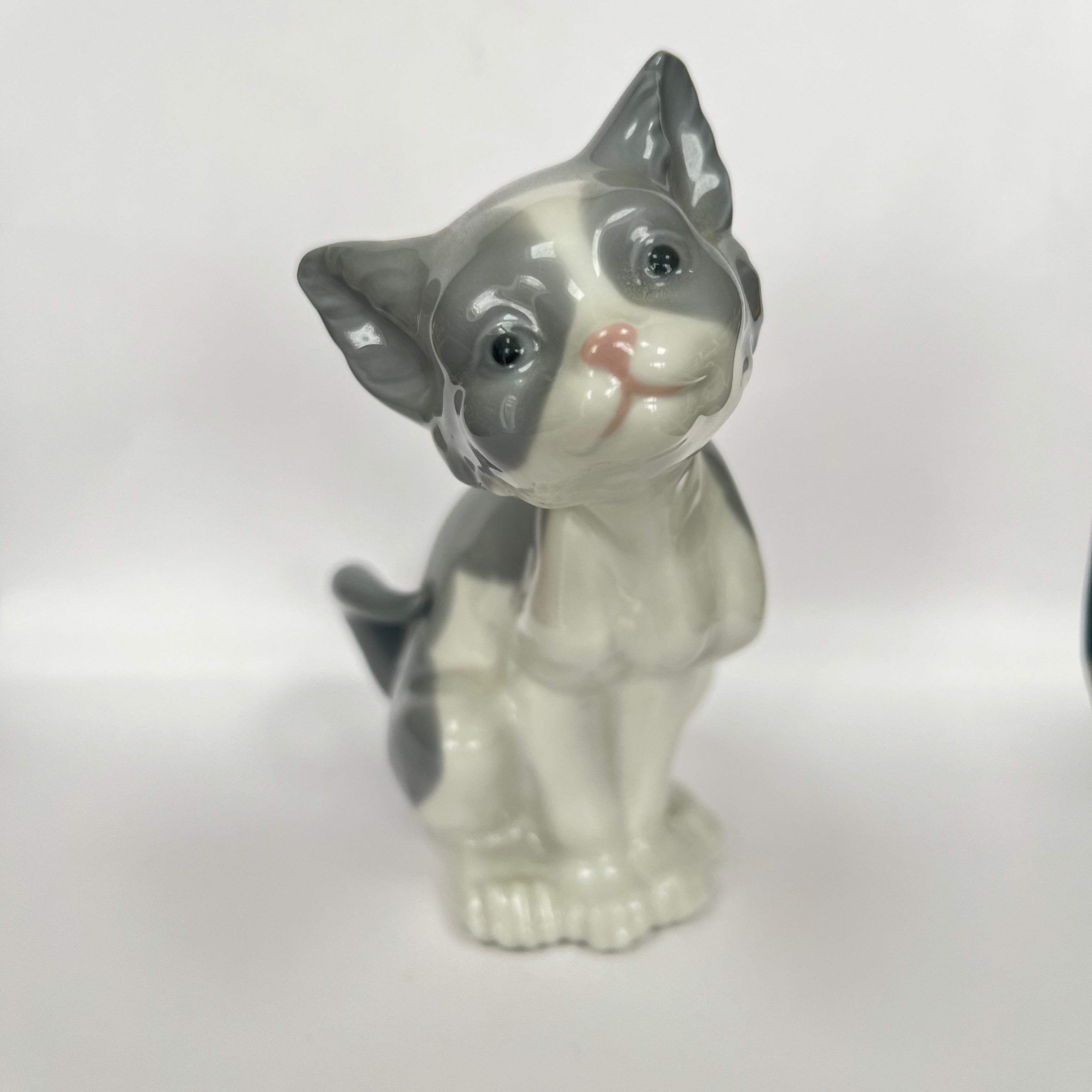 Vintage Lladro Feed Me Porcelain Ornament No. 5113