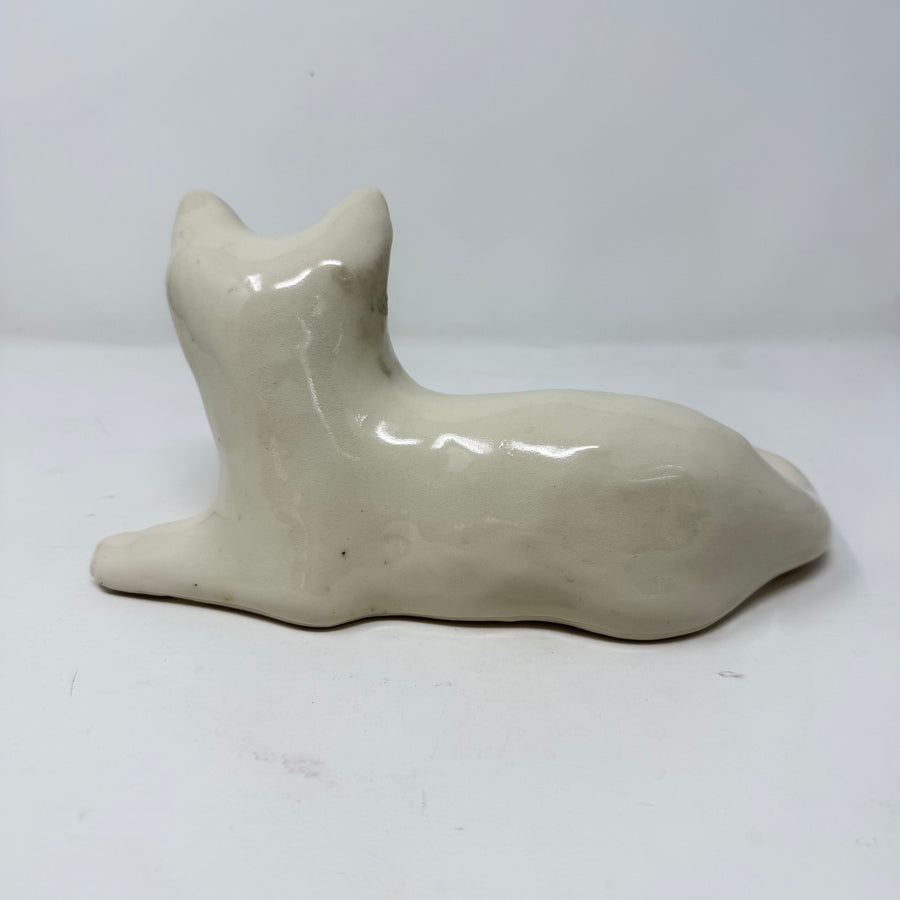 Winstanley White Cat Lying - Size 3